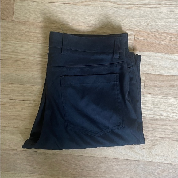 PGA tour men’s Black Straight-Leg Pants
Size M
Good condition - Picture 6 of 7